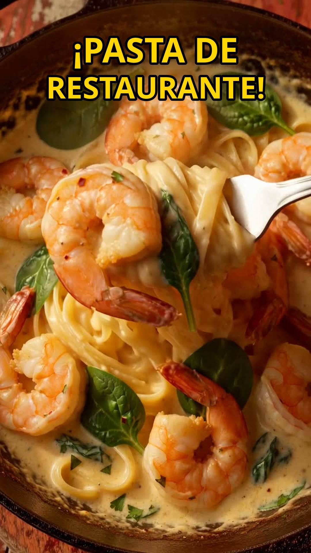 Pasta Cremosa con Camarones y Espinacas en un Solo Sartén: Nivel Restaurante en 15 Minutos 🍤🍝